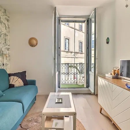 Blue De - Central - Balcon * Nimes