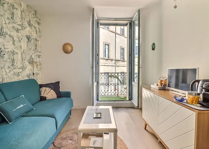 Blue De - Central - Balcon * Nîmes